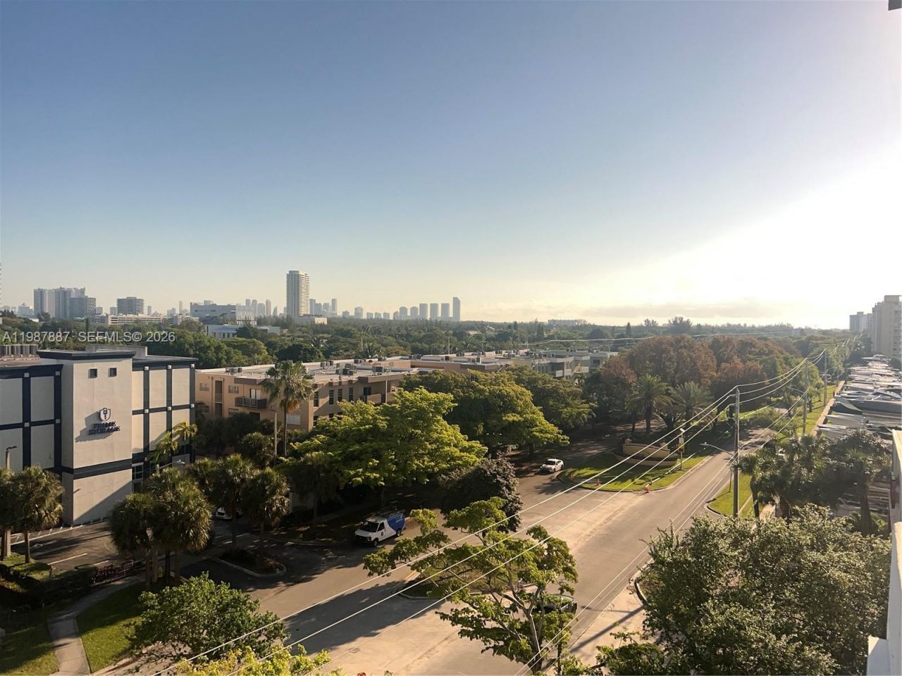 13499 Biscayne Blvd, Unit 613, North Miami, FL 33181 Photo