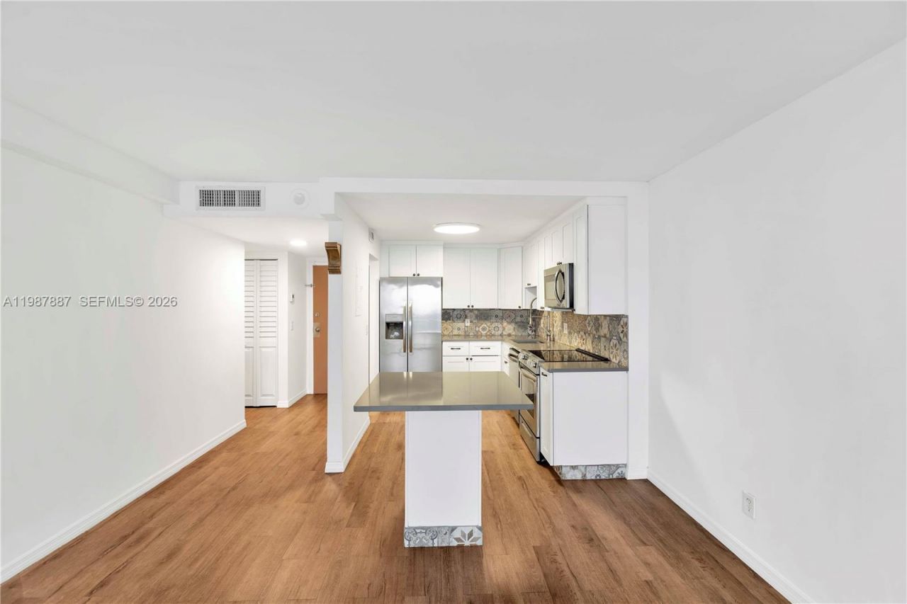 13499 Biscayne Blvd, Unit 613, North Miami, FL 33181 Photo