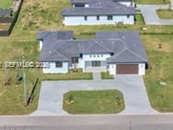 15455 SW 232nd St, Miami, FL 33170