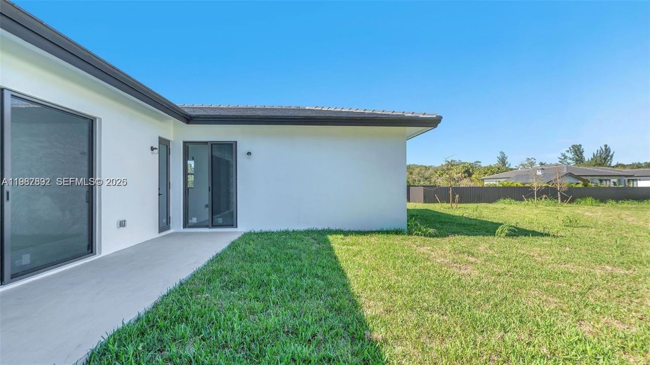 15455 SW 232nd St, Miami, FL 33170 Photo