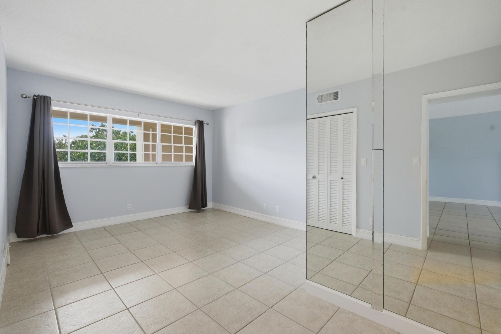 2801 N Palm Aire Drive, Unit 402, Pompano Beach, FL 33069 Photo