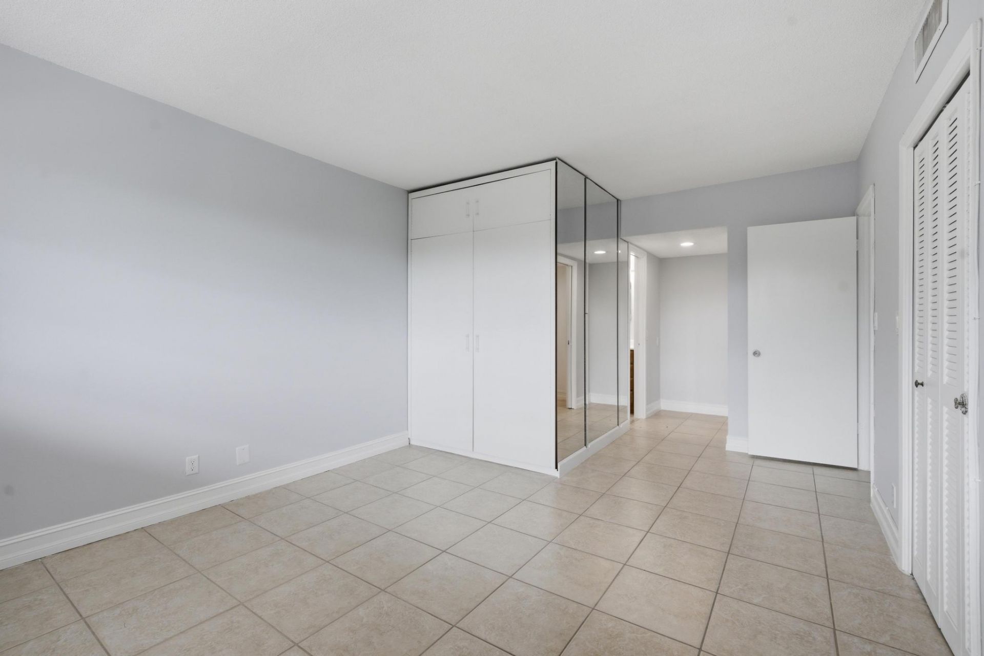 2801 N Palm Aire Drive, Unit 402, Pompano Beach, FL 33069 Photo