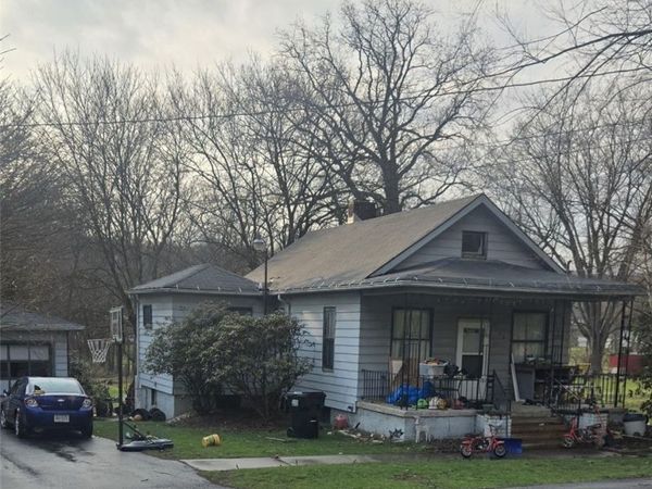 2102 S Hermitage Rd, Hermitage, PA 16148