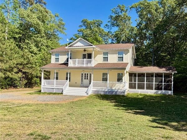 275 Grannys Bar Road, Hague, VA 22469