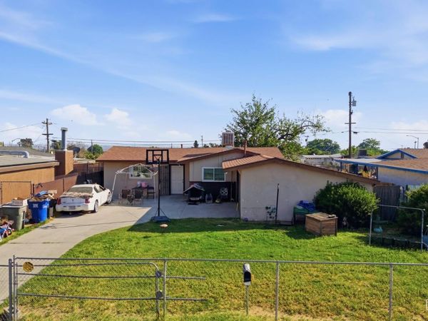 6617 Dorva Avenue, Bakersfield, CA 93306