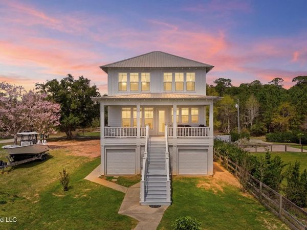 4723 E Belle Fontaine Road, Ocean Springs, MS 39564