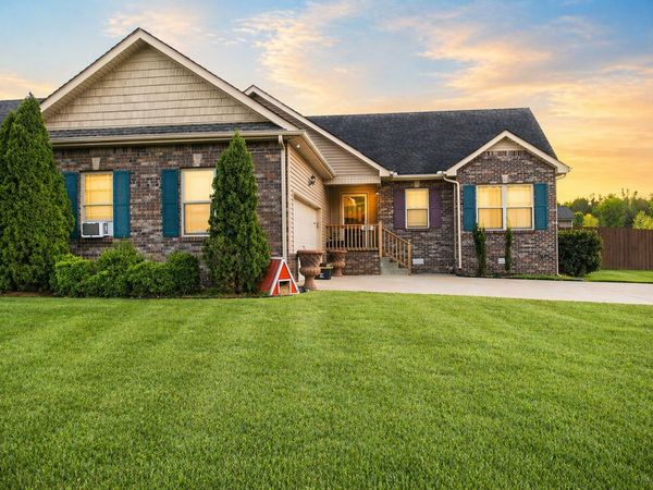 601 Cameo Ln, Clarksville, TN 37042