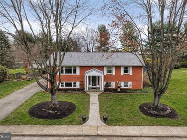 810 WAGE DRIVE SW, LEESBURG, VA 20175