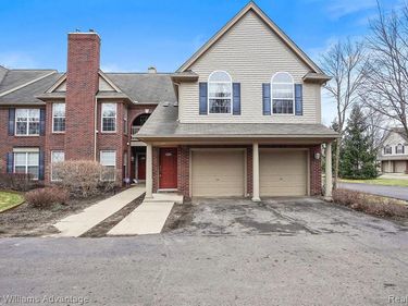 28556 CARLTON WAY Drive, Novi, MI 48377