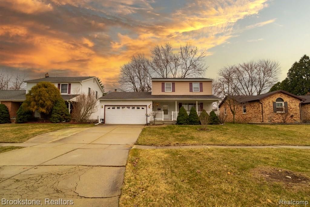 855 Illinois Street, Marysville, MI 48040 Main Photo