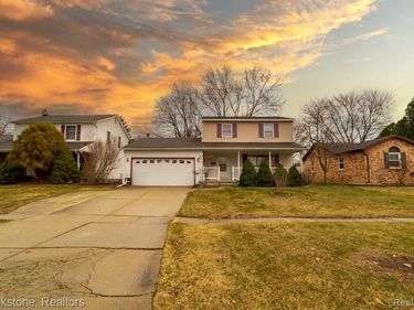 855 Illinois Street, Marysville, MI 48040