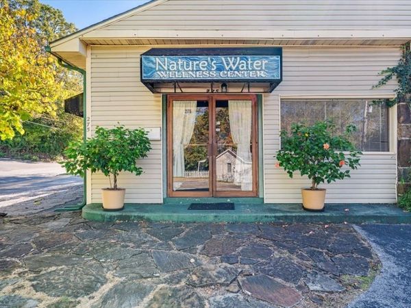 275 E Huntsville Road , Fayetteville, AR 72701