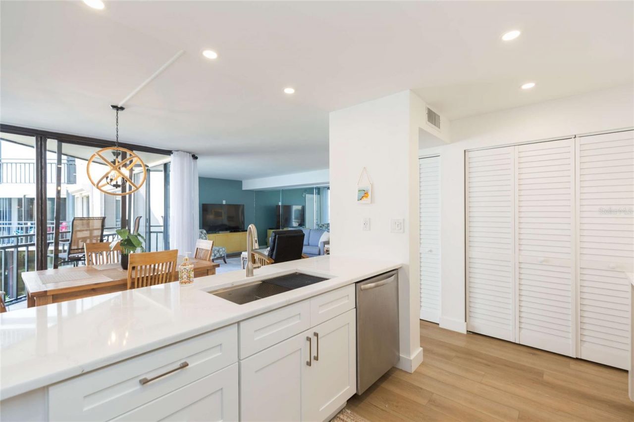 5633 Puerta Del Sol Boulevard S, Unit 204, Saint Petersburg, FL 33715 Photo