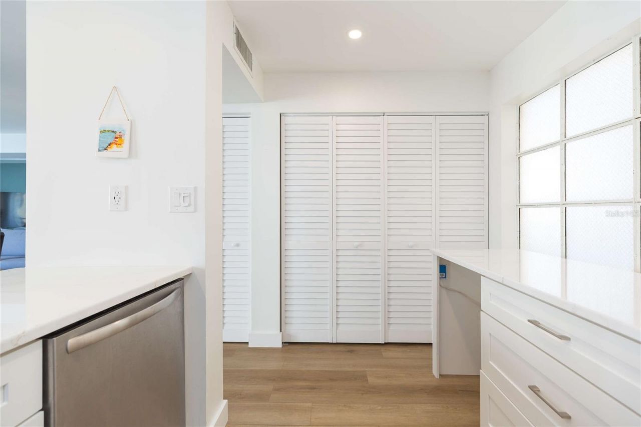 5633 Puerta Del Sol Boulevard S, Unit 204, Saint Petersburg, FL 33715 Photo