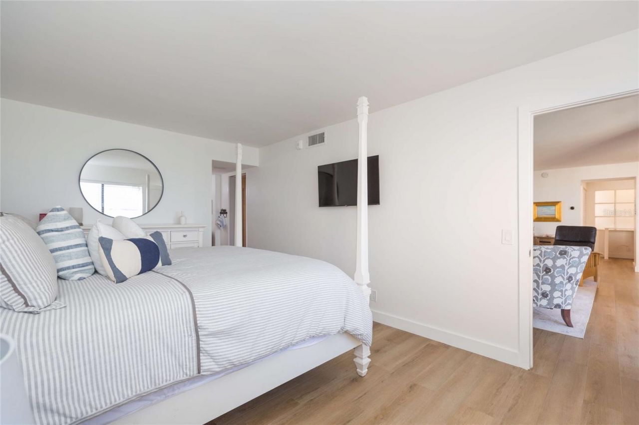 5633 Puerta Del Sol Boulevard S, Unit 204, Saint Petersburg, FL 33715 Photo