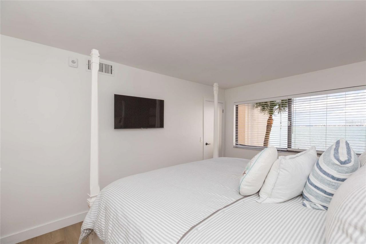 5633 Puerta Del Sol Boulevard S, Unit 204, Saint Petersburg, FL 33715 Photo