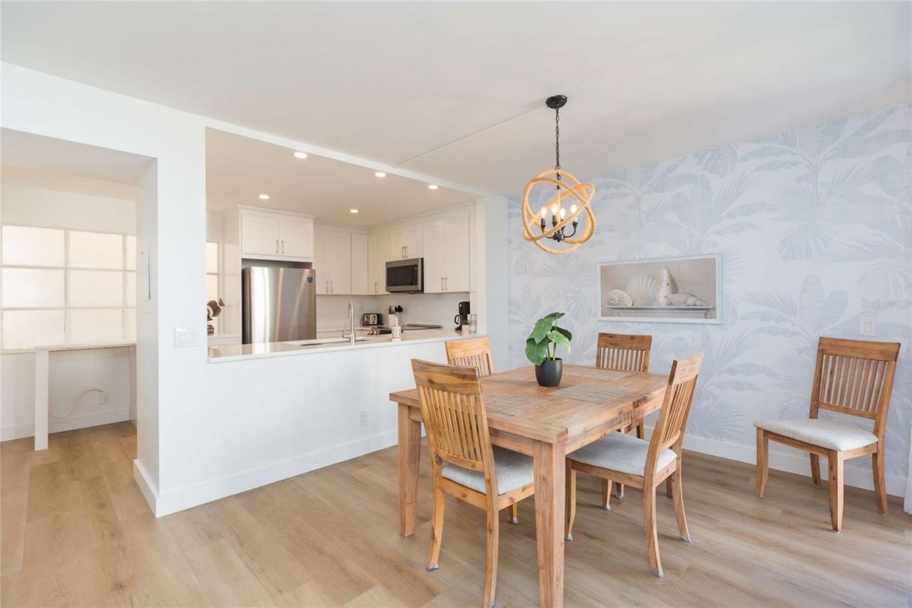 5633 Puerta Del Sol Boulevard S, Unit 204, Saint Petersburg, FL 33715 Photo