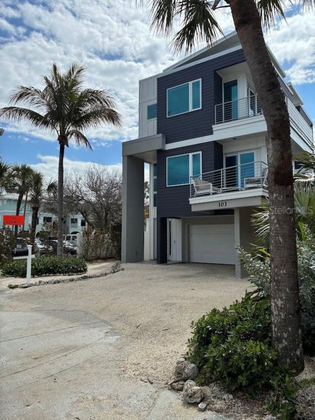 104 1st Street N, Bradenton Beach, FL 34217 Photo