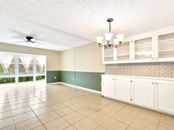 1901 Indian River Boulevard, Unit 210D, Vero Beach, FL 32960