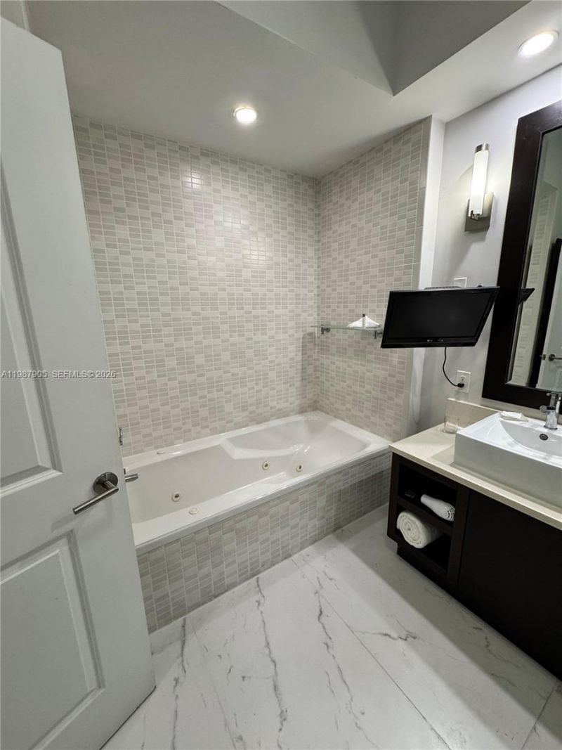 5300 NW 87th Ave , Unit 114, Doral, FL 33178 Photo