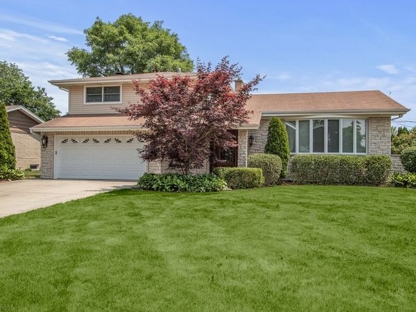 5627 N Prospect Avenue, Norwood Park Township, IL 60631