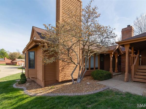2095 Avignon Drive, Unit A, St Charles, MO 63303