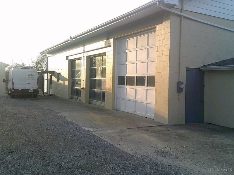 2206 Cincinnati Dayton Road, Middletown, OH 45044 Photo 2