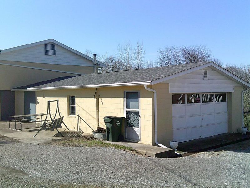 2206 Cincinnati Dayton Road, Middletown, OH 45044 Photo 3