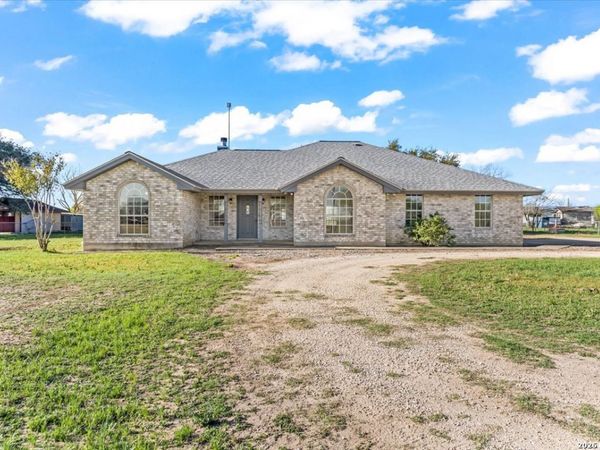 14890 Saint Hedwig Rd, St Hedwig, TX 78152