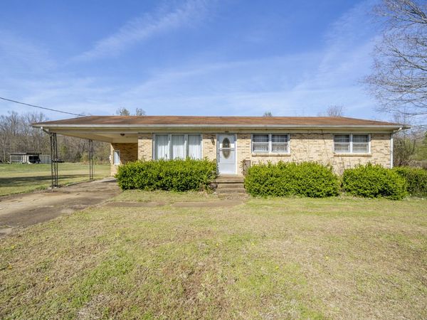 5062 Sunny Acres Dr, Waynesboro, TN 38485