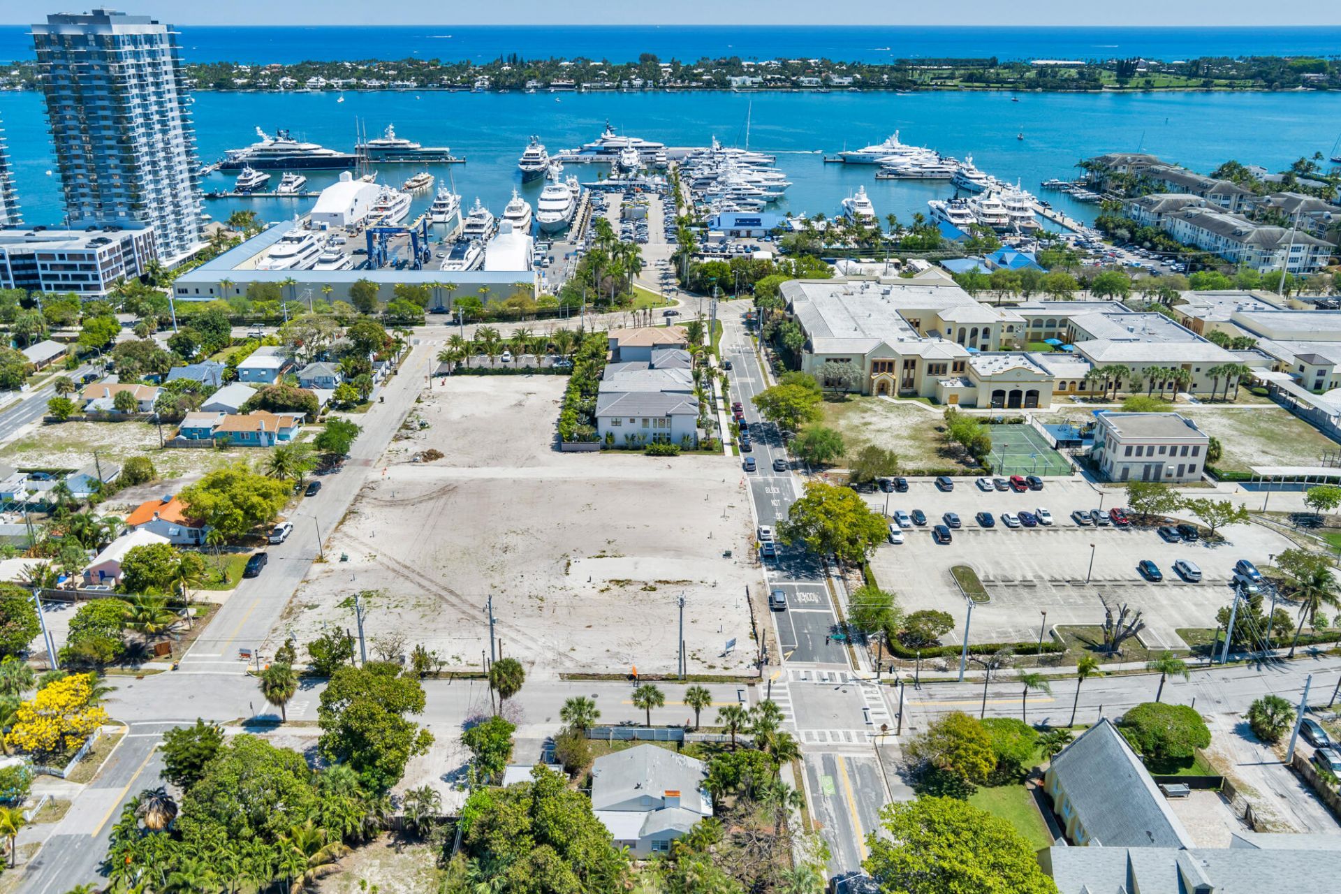 481 40th Street, West Palm Beach, FL 33407 Photo