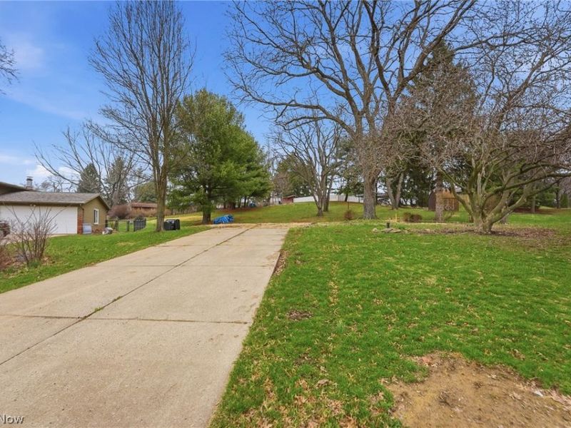 7622 Marelis Avenue NE, Canton, OH 44721 Photo 12