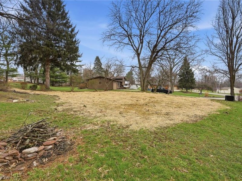 7622 Marelis Avenue NE, Canton, OH 44721 Photo 3