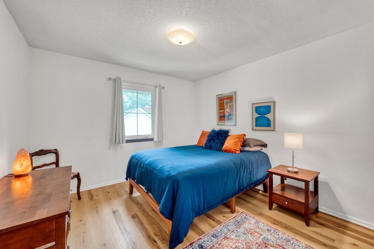 753 Ashdale Photo 16