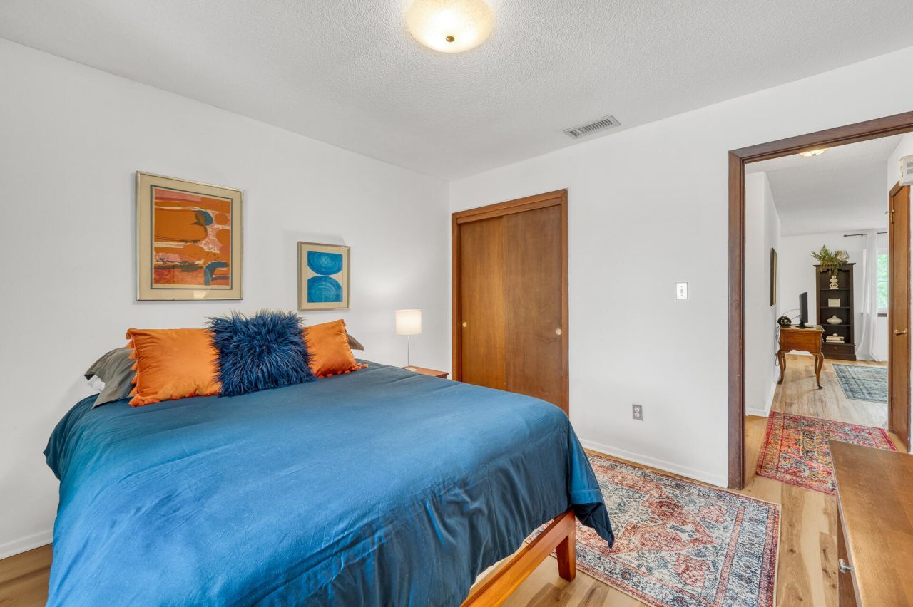 753 Ashdale Photo 18