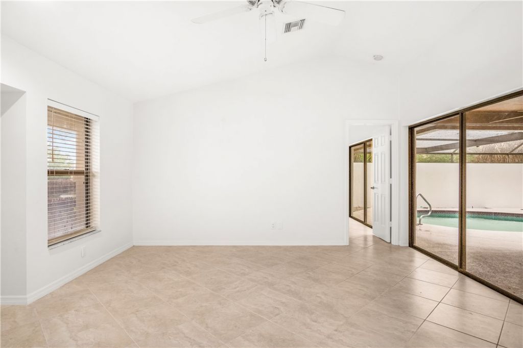 6281 N Mirror Lake Drive, Sebastian, FL 32958 Photo