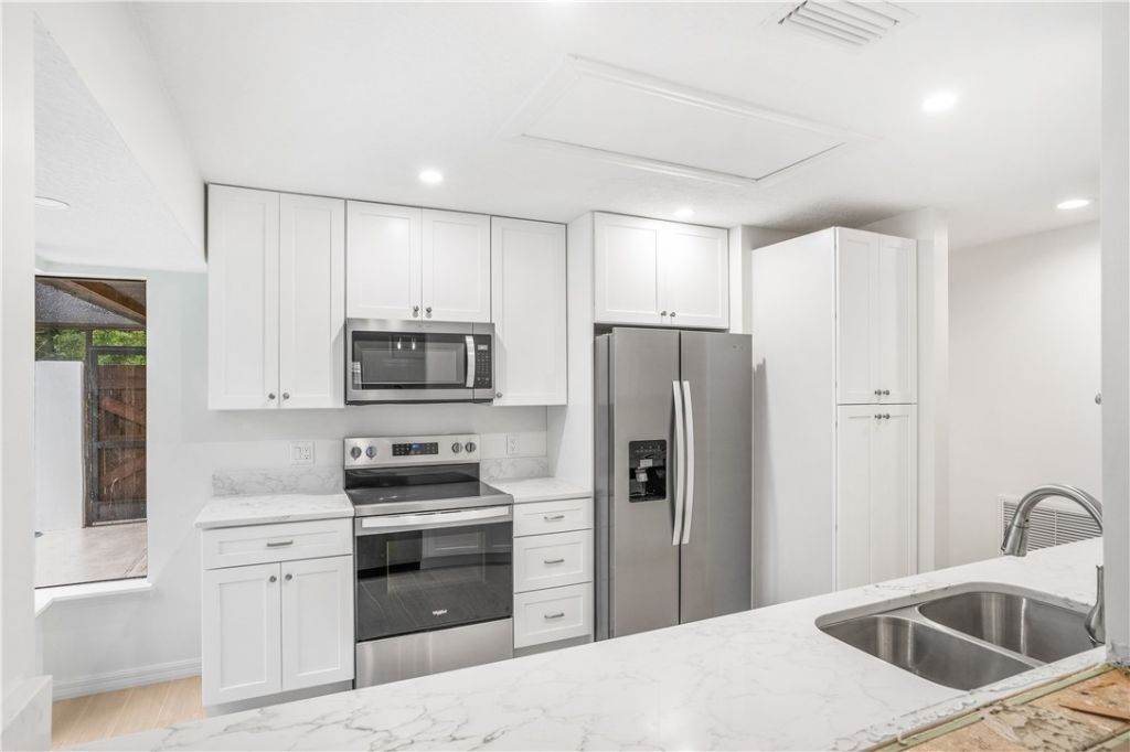 6281 N Mirror Lake Drive, Sebastian, FL 32958 Photo