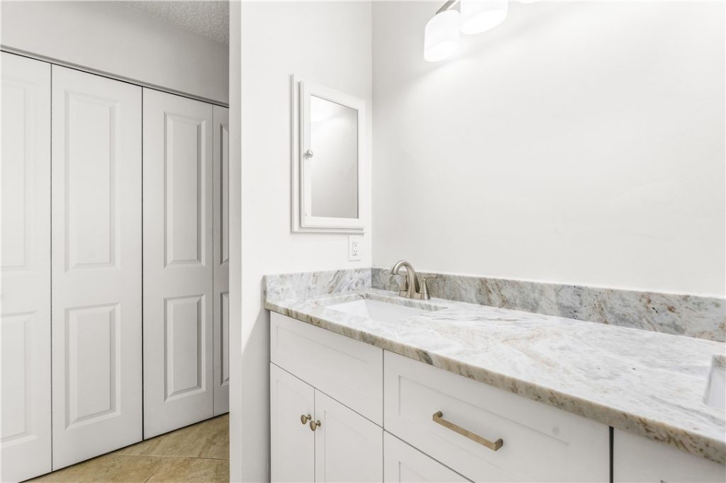 6281 N Mirror Lake Drive, Sebastian, FL 32958 Photo