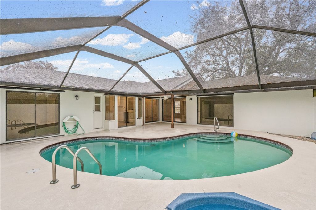 6281 N Mirror Lake Drive, Sebastian, FL 32958 Photo