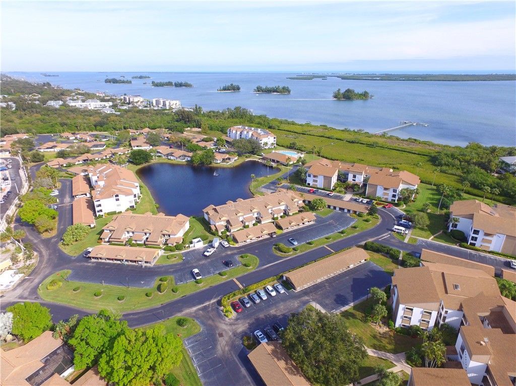 6281 N Mirror Lake Drive, Sebastian, FL 32958 Photo