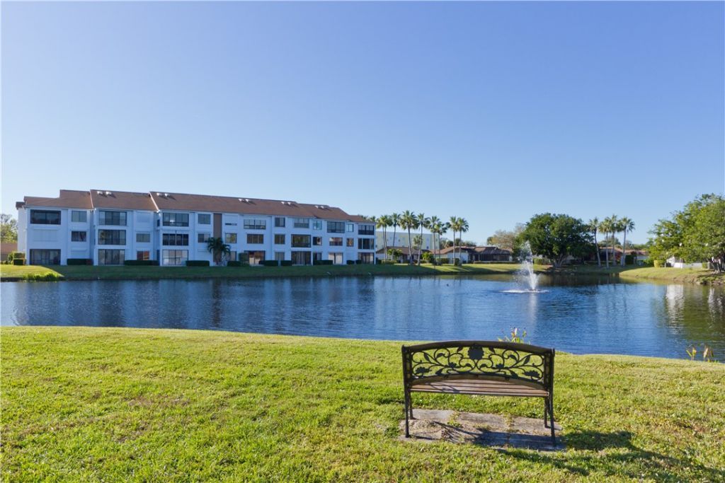 6281 N Mirror Lake Drive, Sebastian, FL 32958 Photo