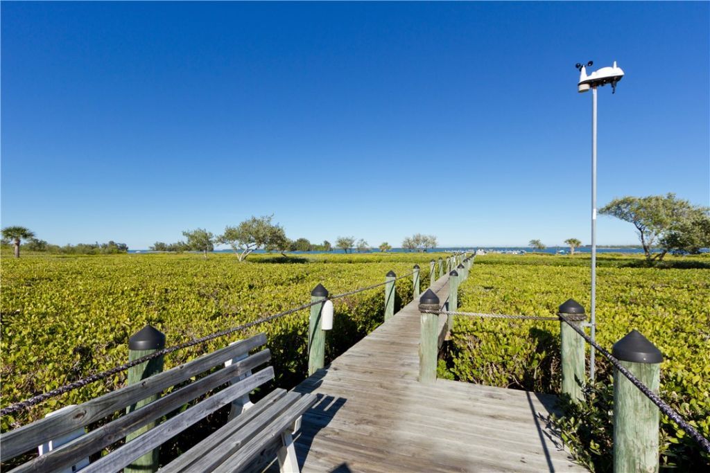 6281 N Mirror Lake Drive, Sebastian, FL 32958 Photo