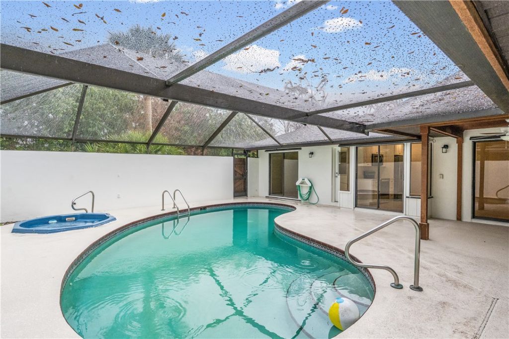 6281 N Mirror Lake Drive, Sebastian, FL 32958 Photo