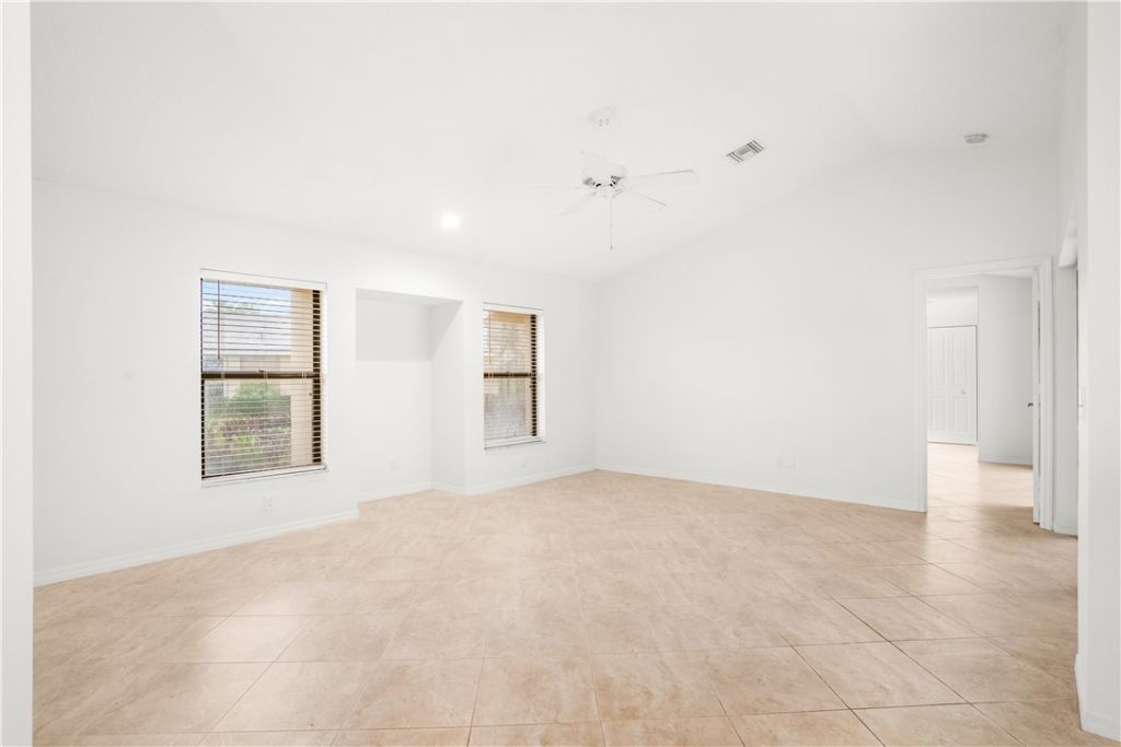 6281 N Mirror Lake Drive, Sebastian, FL 32958 Photo