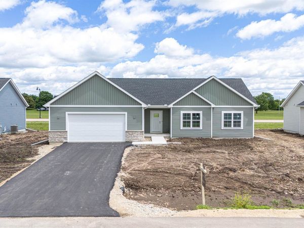 1744 E Kyle Circle, Beloit, WI 53511