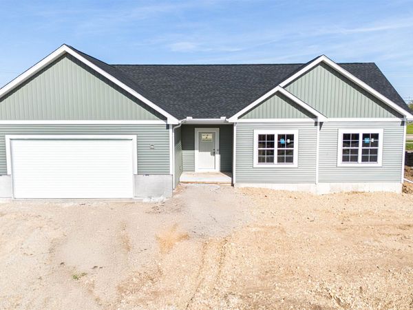 1744 E Kyle Circle, Beloit, WI 53511