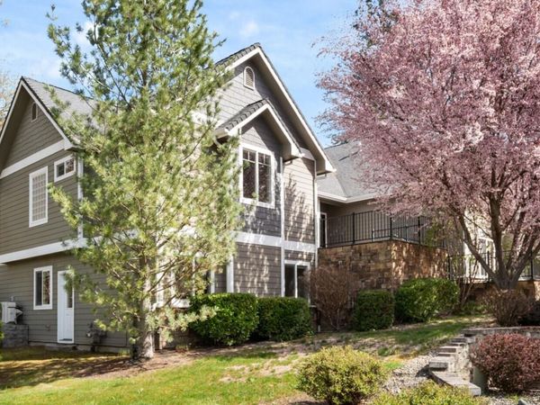 1868 NW F Street, Grants Pass, OR 97526
