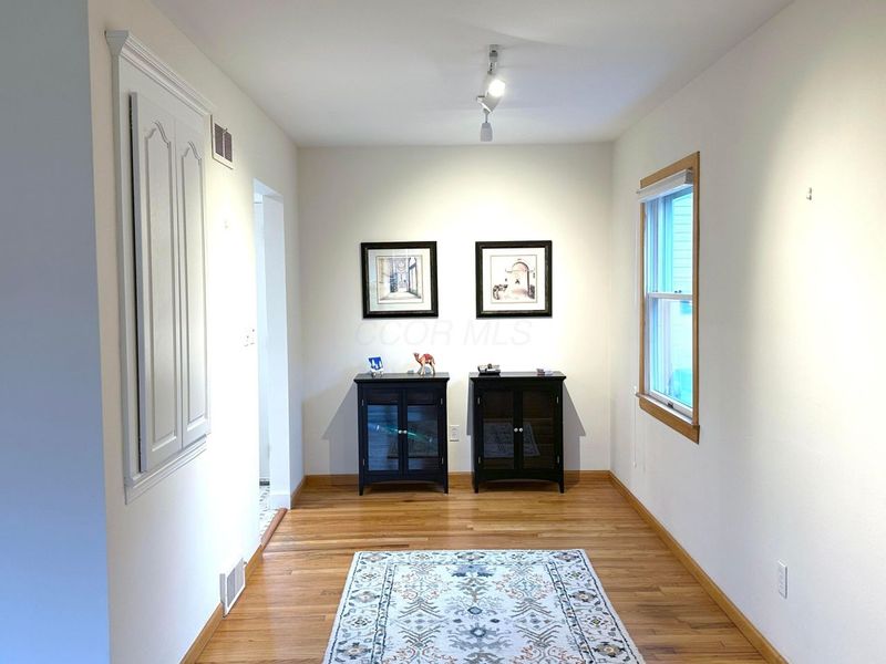 2443 Shrewsbury Road , Upper Arlington, OH 43221 Photo 4