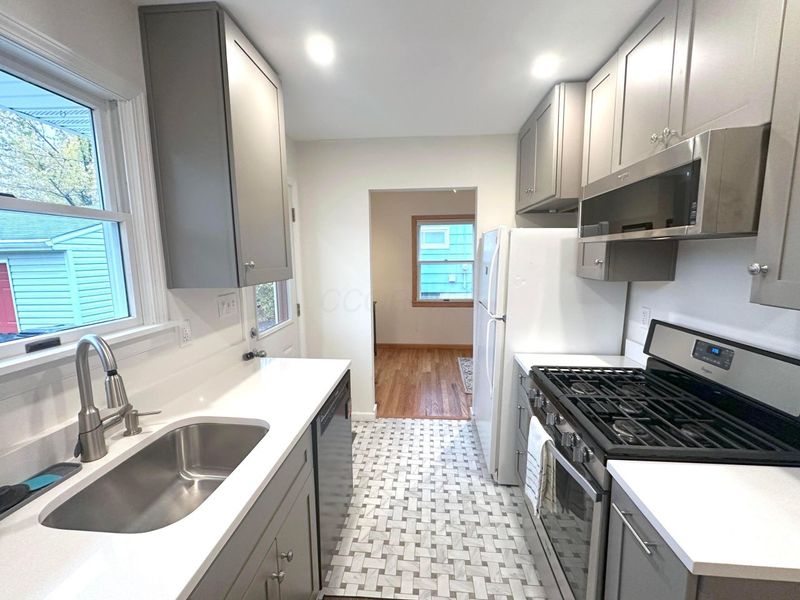 2443 Shrewsbury Road , Upper Arlington, OH 43221 Photo 6