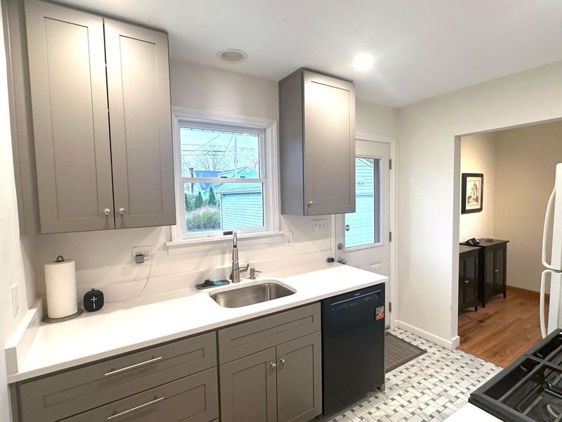 2443 Shrewsbury Road , Upper Arlington, OH 43221 Photo 8